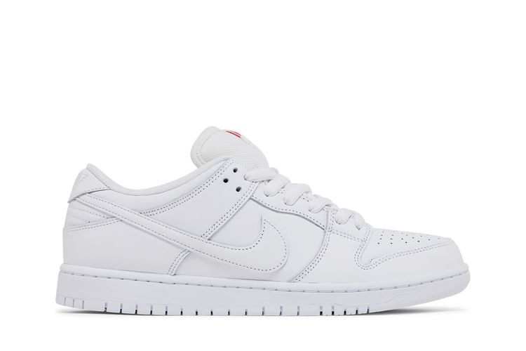 Кроссовки Dunk Low Pro SB 'Triple White', белый 
Кроссовки Dunk Low Pro SB 'Triple White', белый