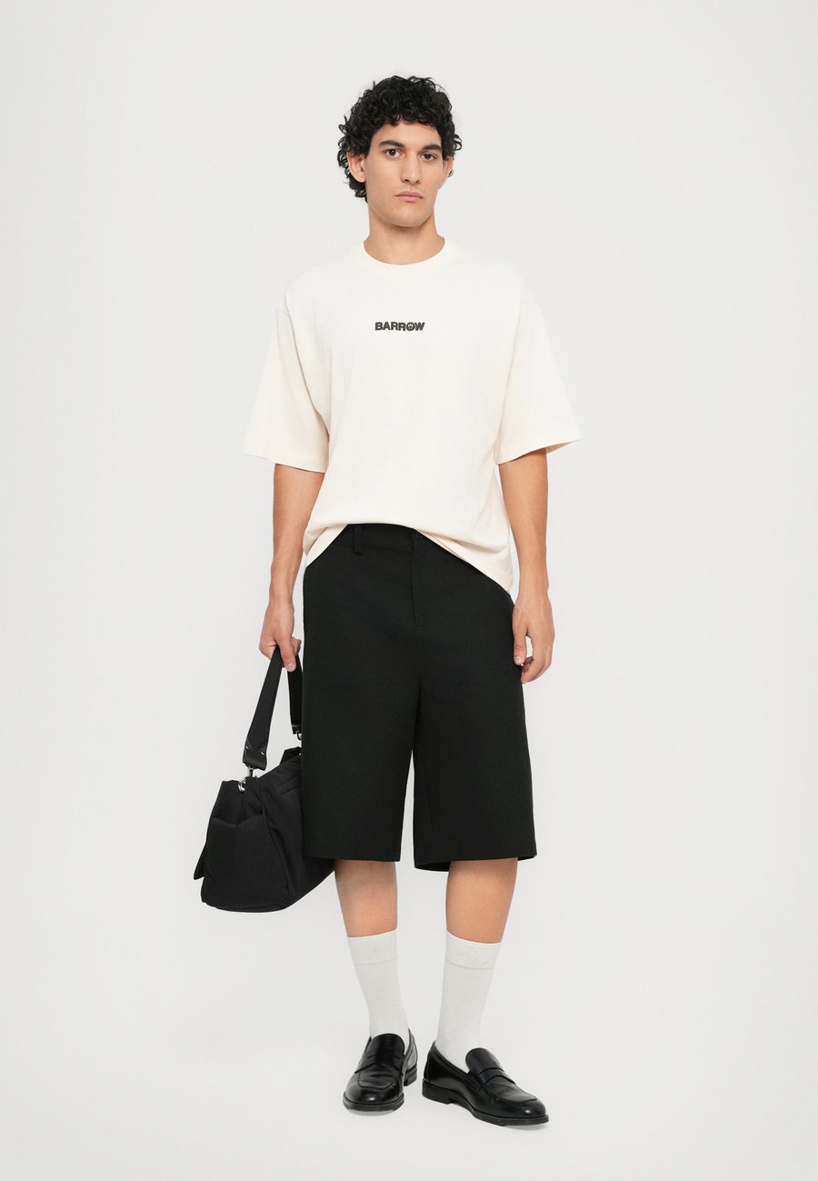 Футболка Barrow UNISEX, Crema/Cream/Off-White
Футболка Barrow UNISEX, Crema/Cream/Off-White