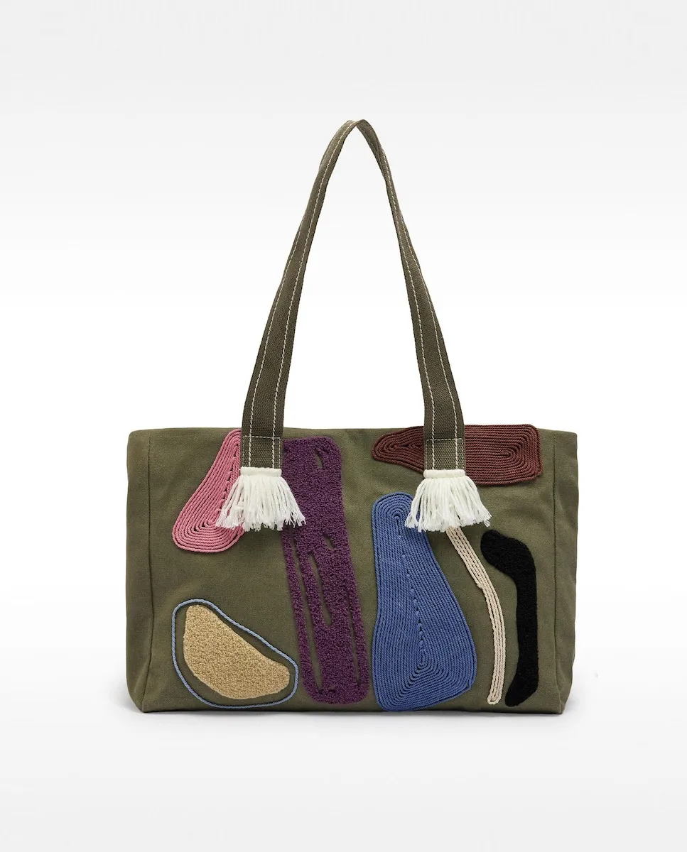 Сумка-шоппер через плечо с застежкой-молнией и разноцветными нашивками Parfois, хаки
Сумка-шоппер через плечо с застежкой-молнией и разноцветными нашивками Parfois, хаки