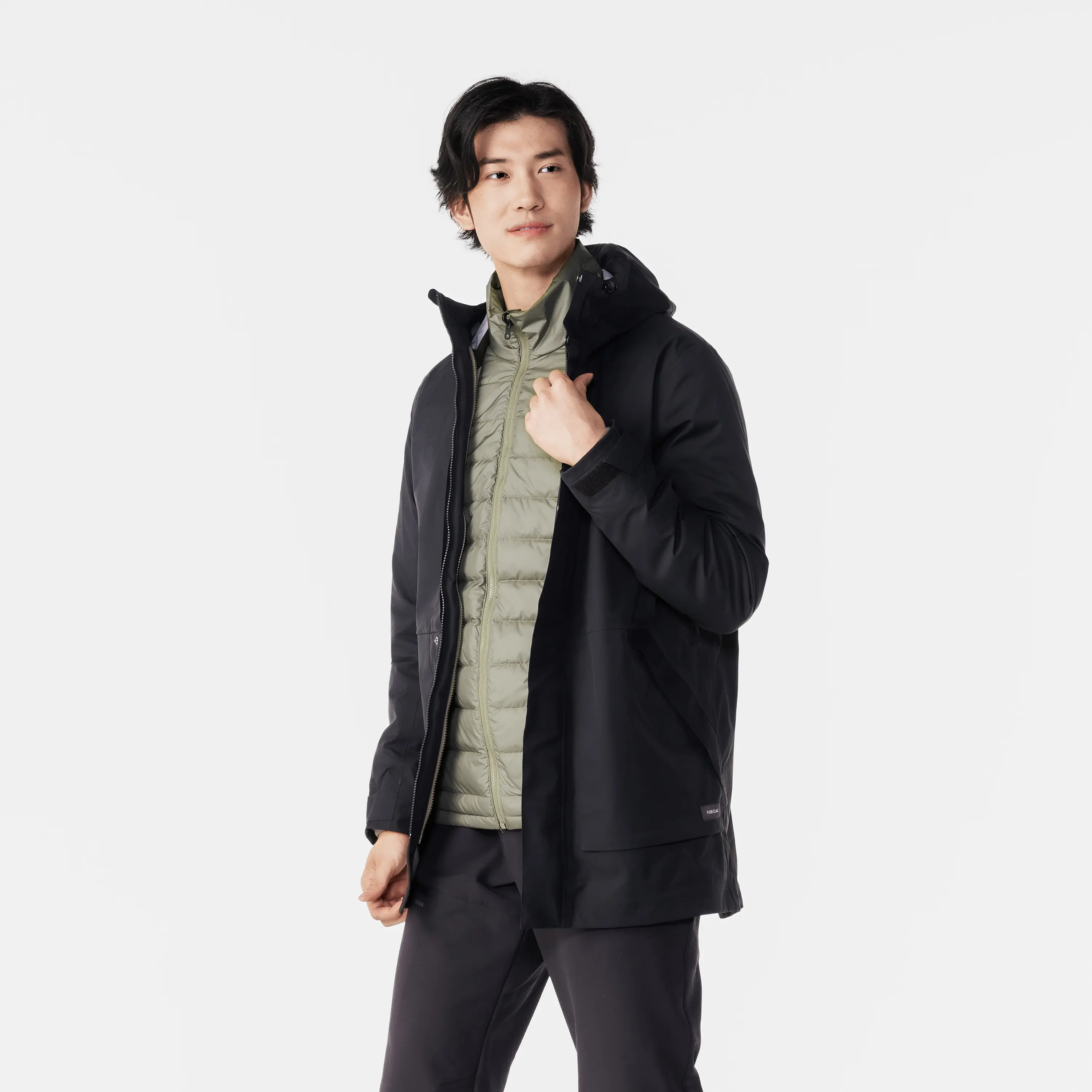 Мужская трёхслойная водонепроницаемая утеплённая пуховая куртка для пешего туризма Forclaz TRAVEL900 чёрная
Мужская трёхслойная водонепроницаемая утеплённая пуховая куртка для пешего туризма Forclaz TRAVEL900 чёрная