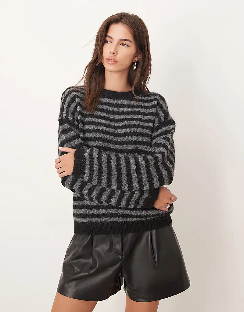 Джемпер JDY с текстурированной полоской черного цвета
Джемпер JDY с текстурированной полоской черного цвета