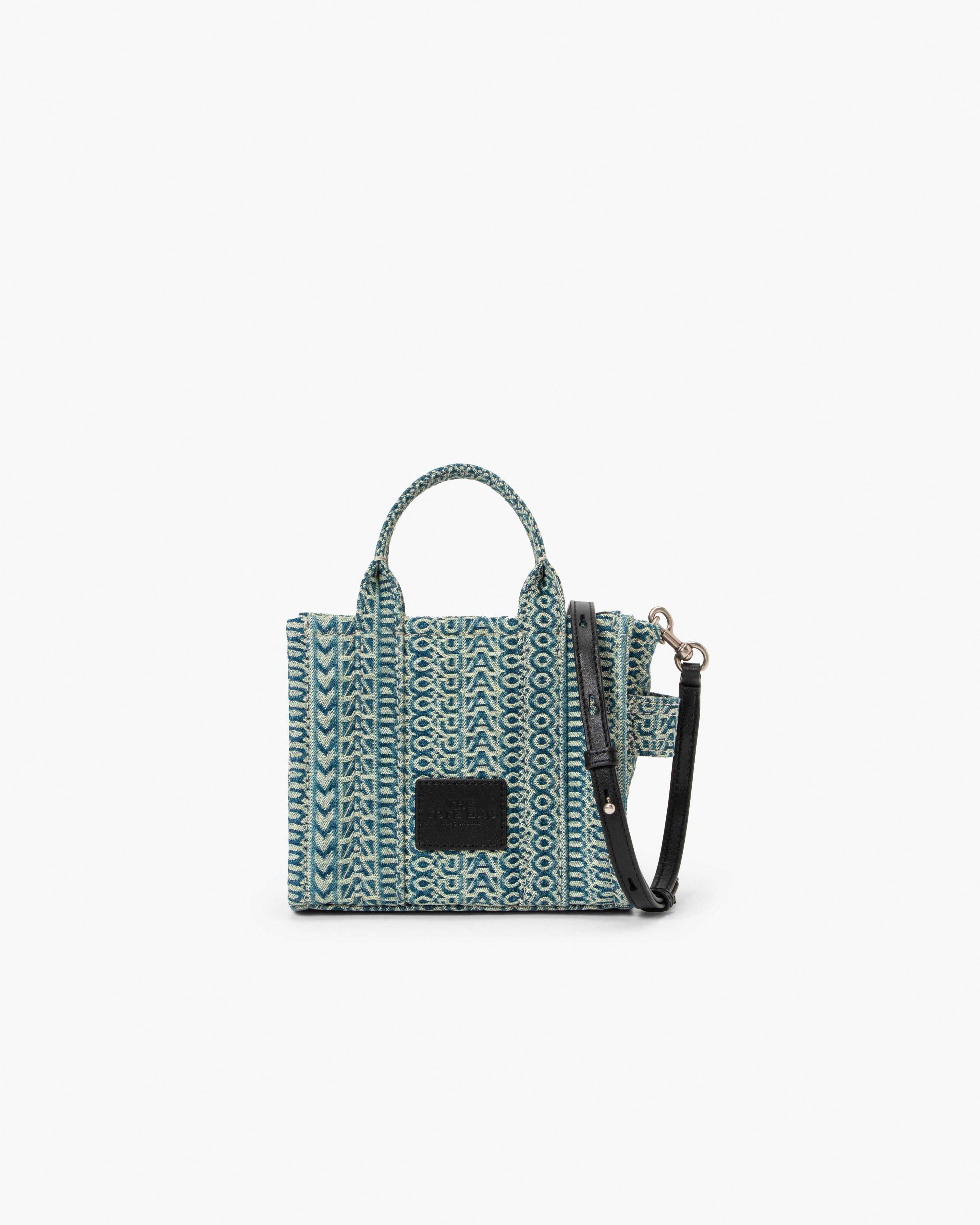 Сумка-тоут через плечо из вымытого денима с монограммой Marc Jacobs, цвет Sun Faded Denim
Сумка-тоут через плечо из вымытого денима с монограммой Marc Jacobs, цвет Sun Faded Denim