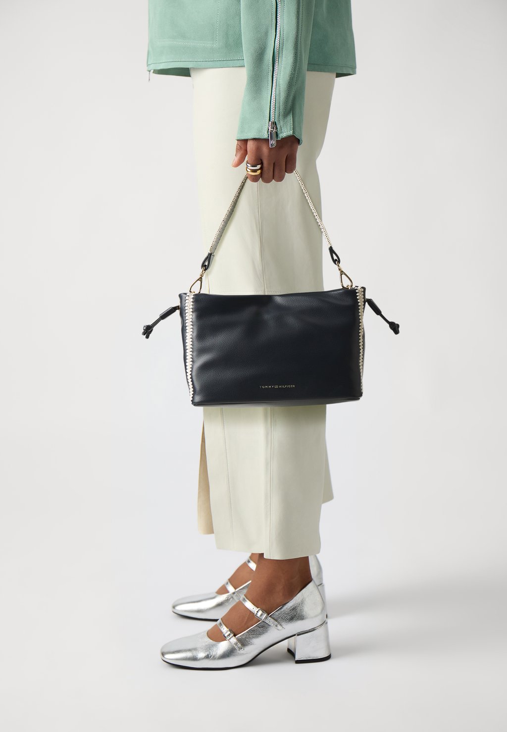 Сумка через плечо SOFT SUMMER MINI BUCKET Tommy Hilfiger, синий
Сумка через плечо SOFT SUMMER MINI BUCKET Tommy Hilfiger, синий