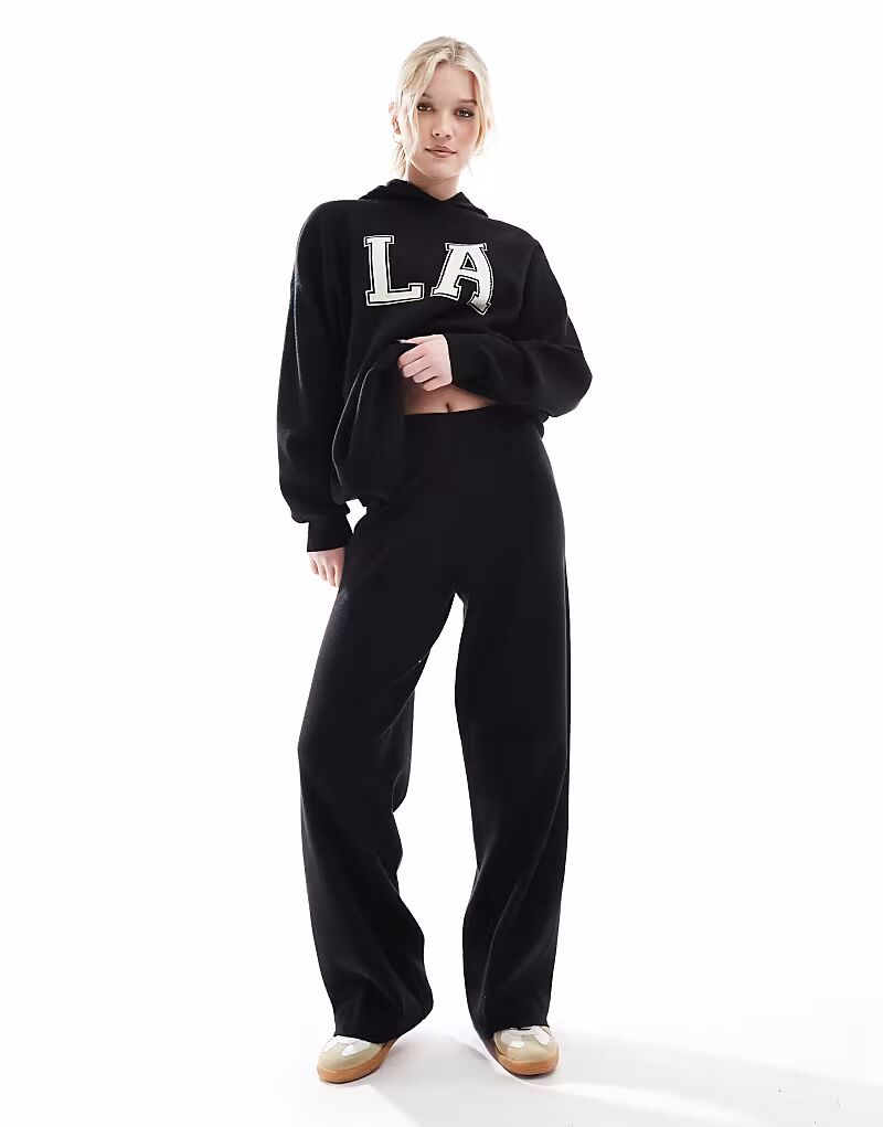 Широкие брюки South Beach черного цвета
Широкие брюки South Beach черного цвета