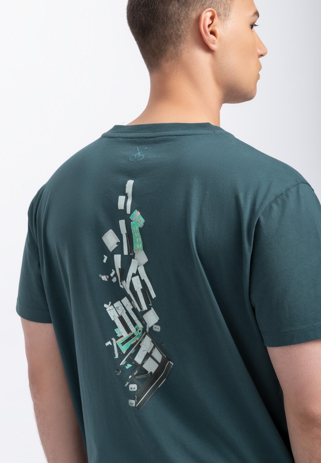 Футболка с принтом FAST KAFT, бирюзовый
Футболка с принтом FAST KAFT, бирюзовый