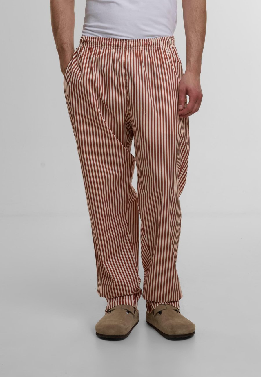 Пижамные брюки Pockies STRIPED, Terracotta Red White/Brown
Пижамные брюки Pockies STRIPED, Terracotta Red White/Brown