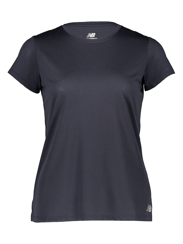 New Balance Беговая футболка "Core" темно-синего цвета
New Balance Беговая футболка "Core" темно-синего цвета