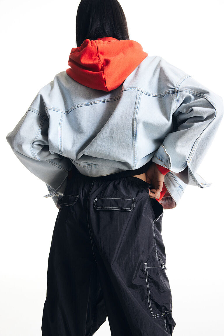 Парашютные брюки H&M, черный
Парашютные брюки H&M, черный