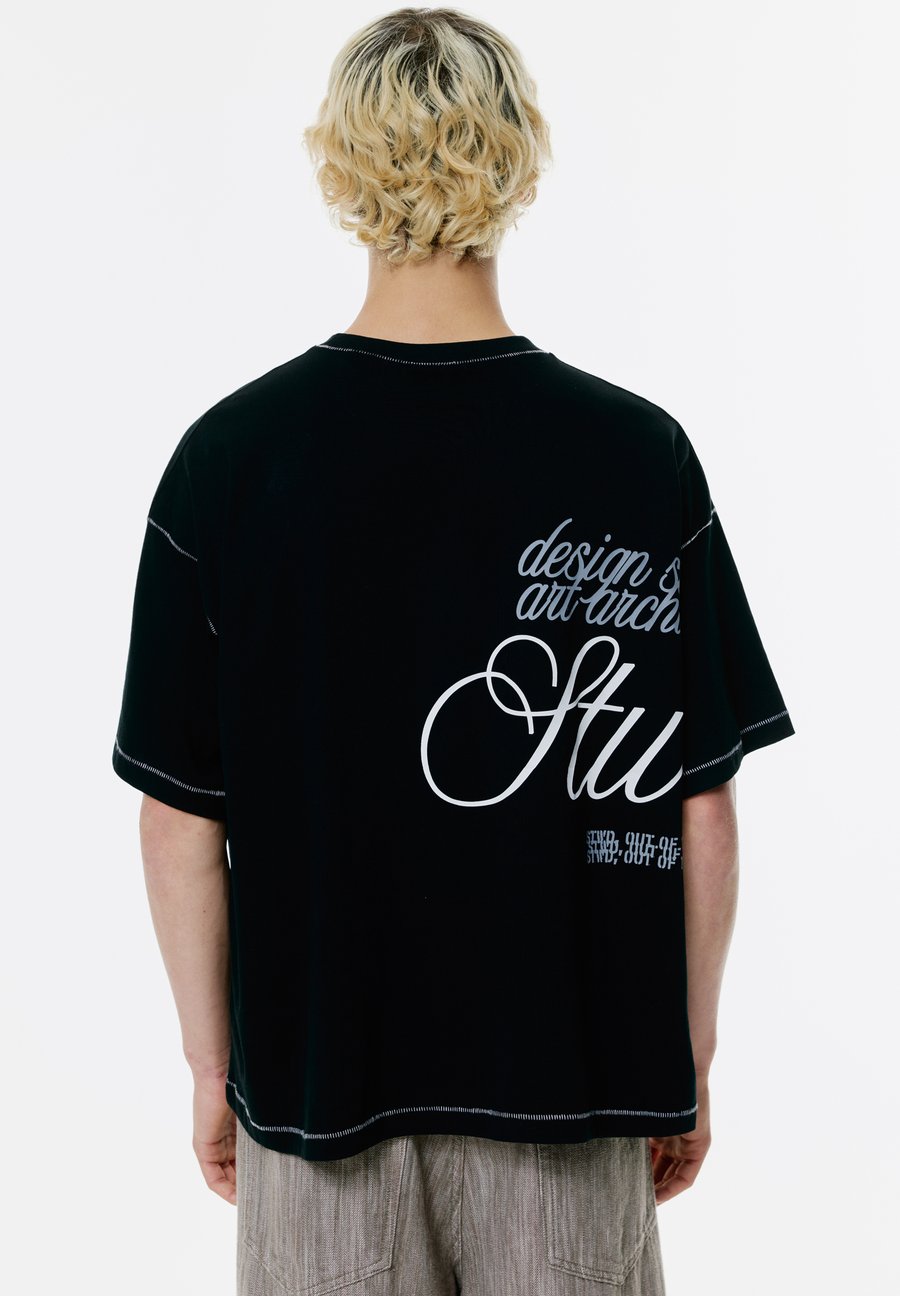 Футболка PULL&BEAR STUDIO CONTRAST STITCH, Black
Футболка PULL&BEAR STUDIO CONTRAST STITCH, Black