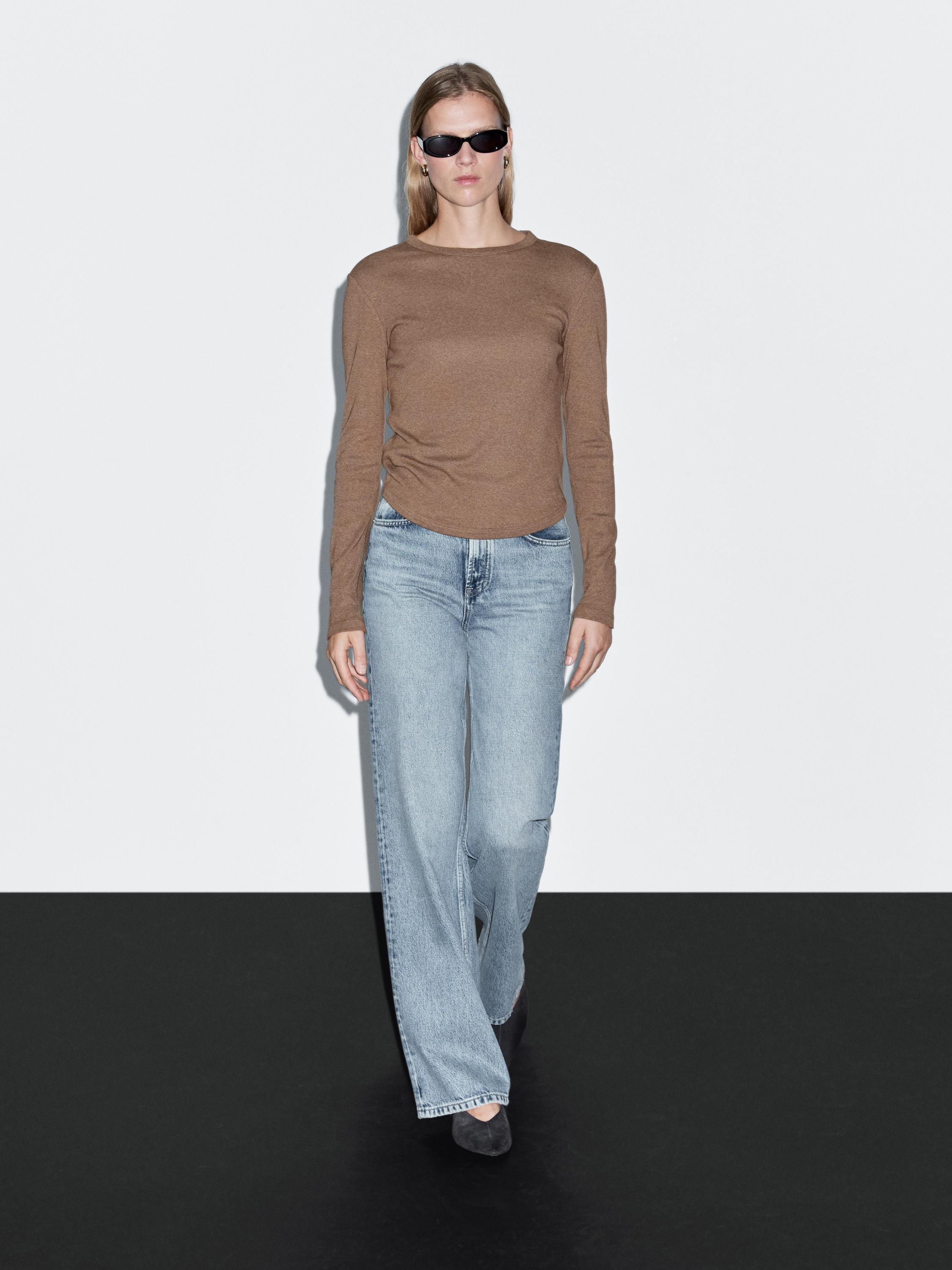 Футболка с длинными рукавами и закругленным подолом Massimo Dutti, Mink
Футболка с длинными рукавами и закругленным подолом Massimo Dutti, Mink