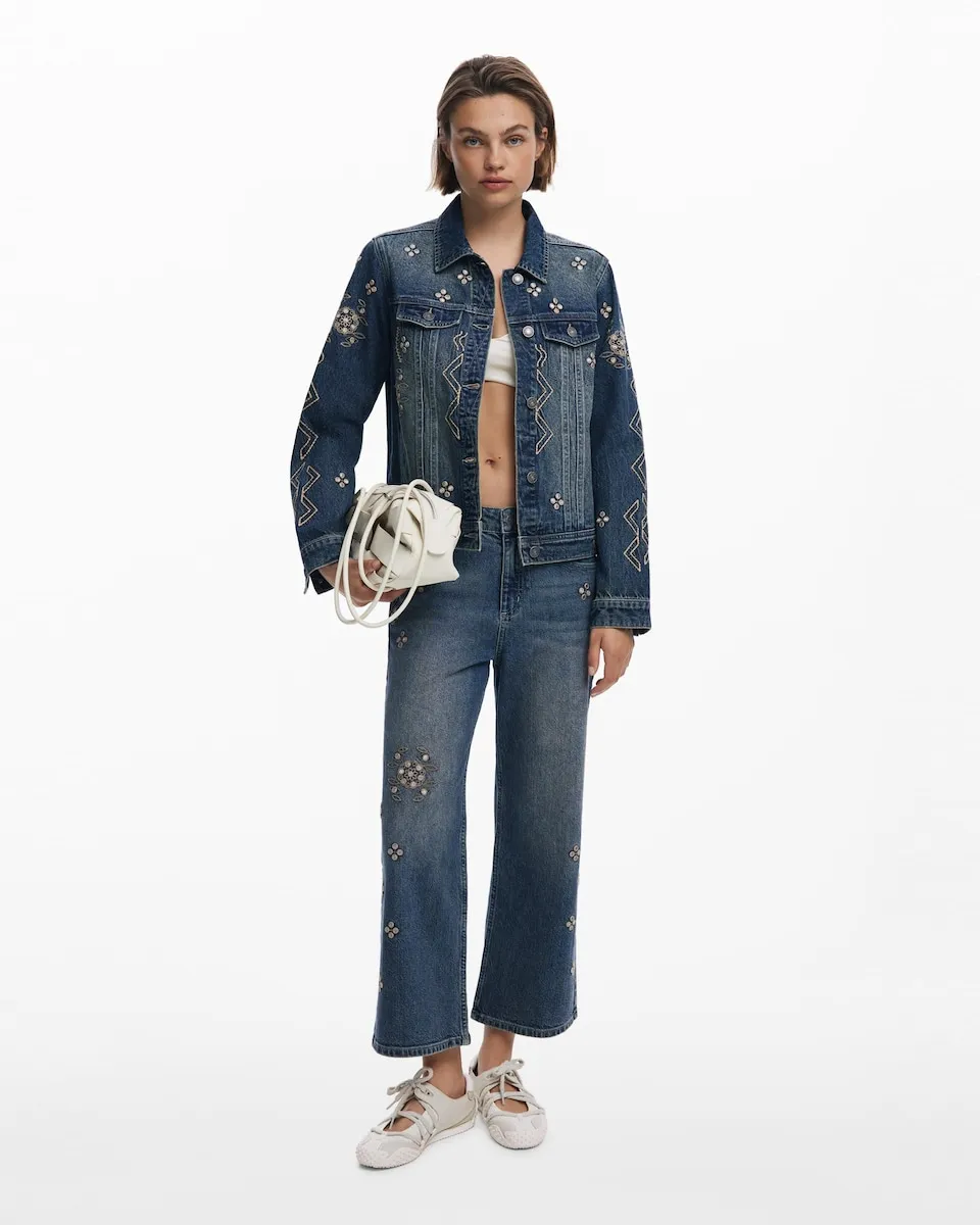 Женская кожаная куртка с зеркальной отделкой Desigual, синий
Женская кожаная куртка с зеркальной отделкой Desigual, синий