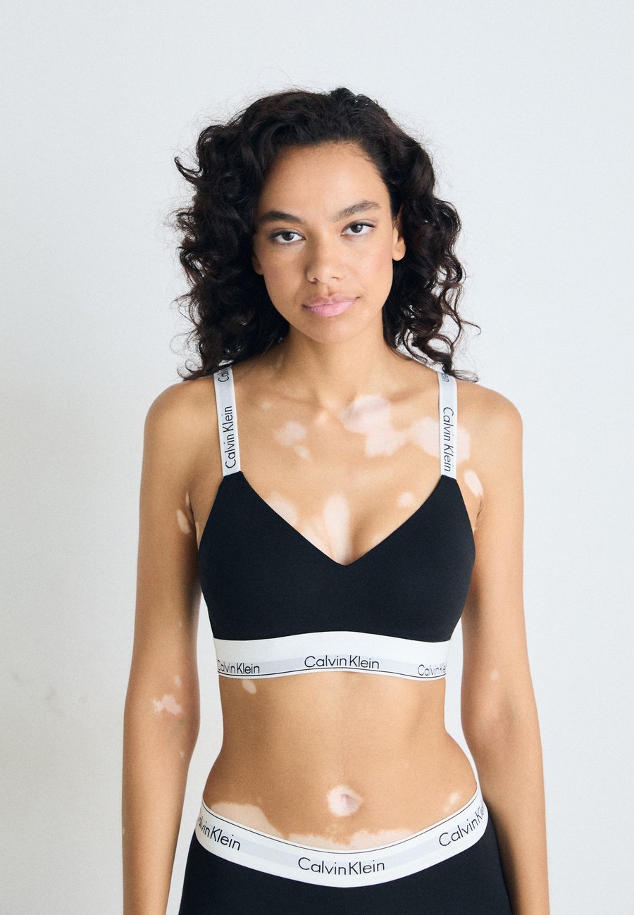 Бюстгальтер Calvin Klein Underwear BRALETTE ICON , Black
Бюстгальтер Calvin Klein Underwear BRALETTE ICON , Black