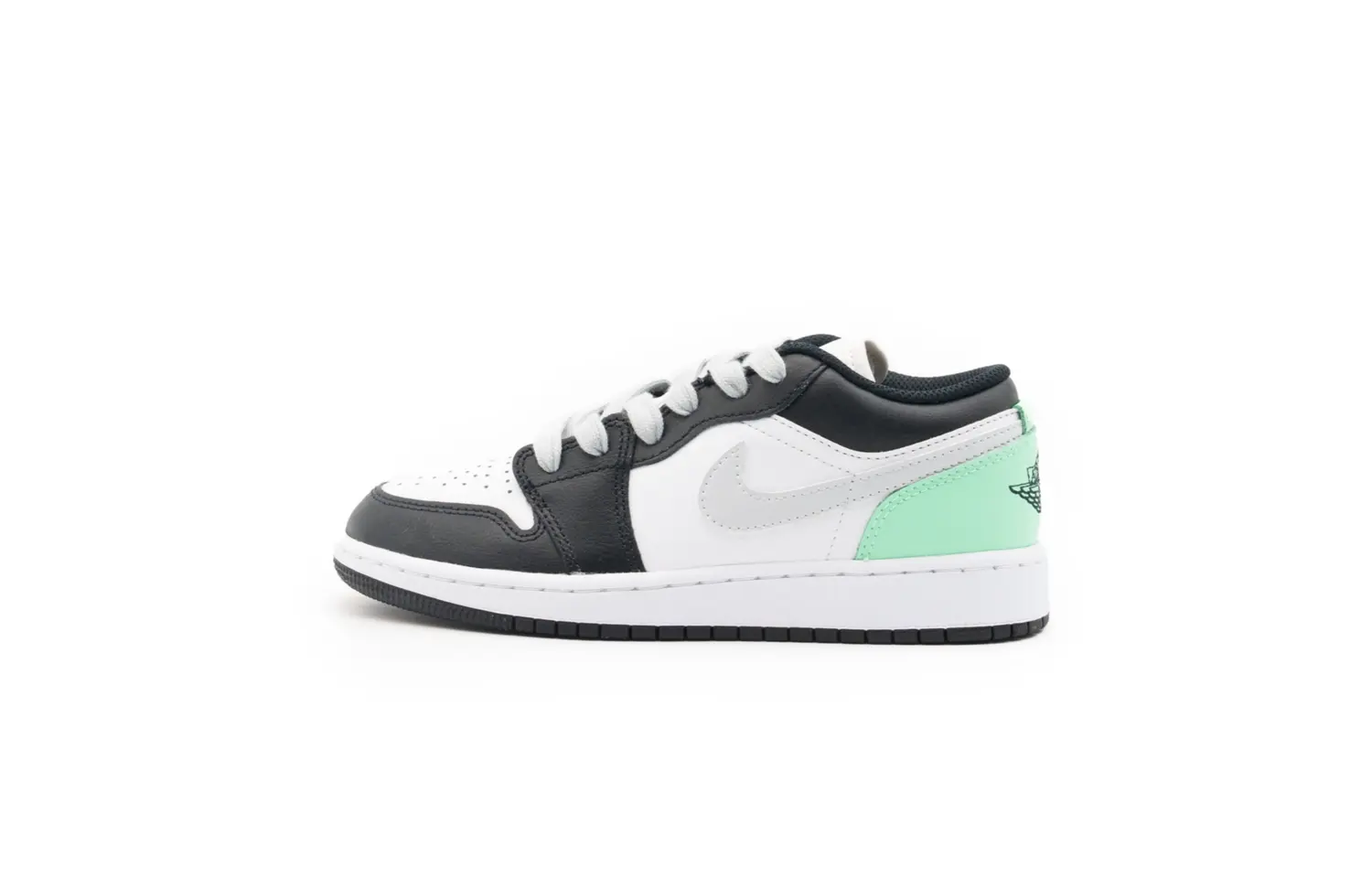 Jordan Air 1 амортизация, износостойкие низкие детские кроссовки для скейтбординга Black для подростков
Jordan Air 1 амортизация, износостойкие низкие детские кроссовки для скейтбординга Black для подростков