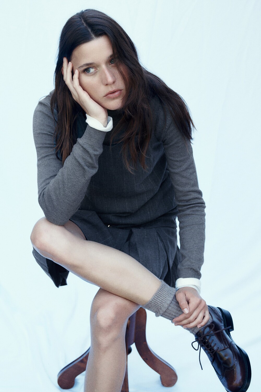 Платье на бретелях с плиссированной юбкой H&M, серый
Платье на бретелях с плиссированной юбкой H&M, серый