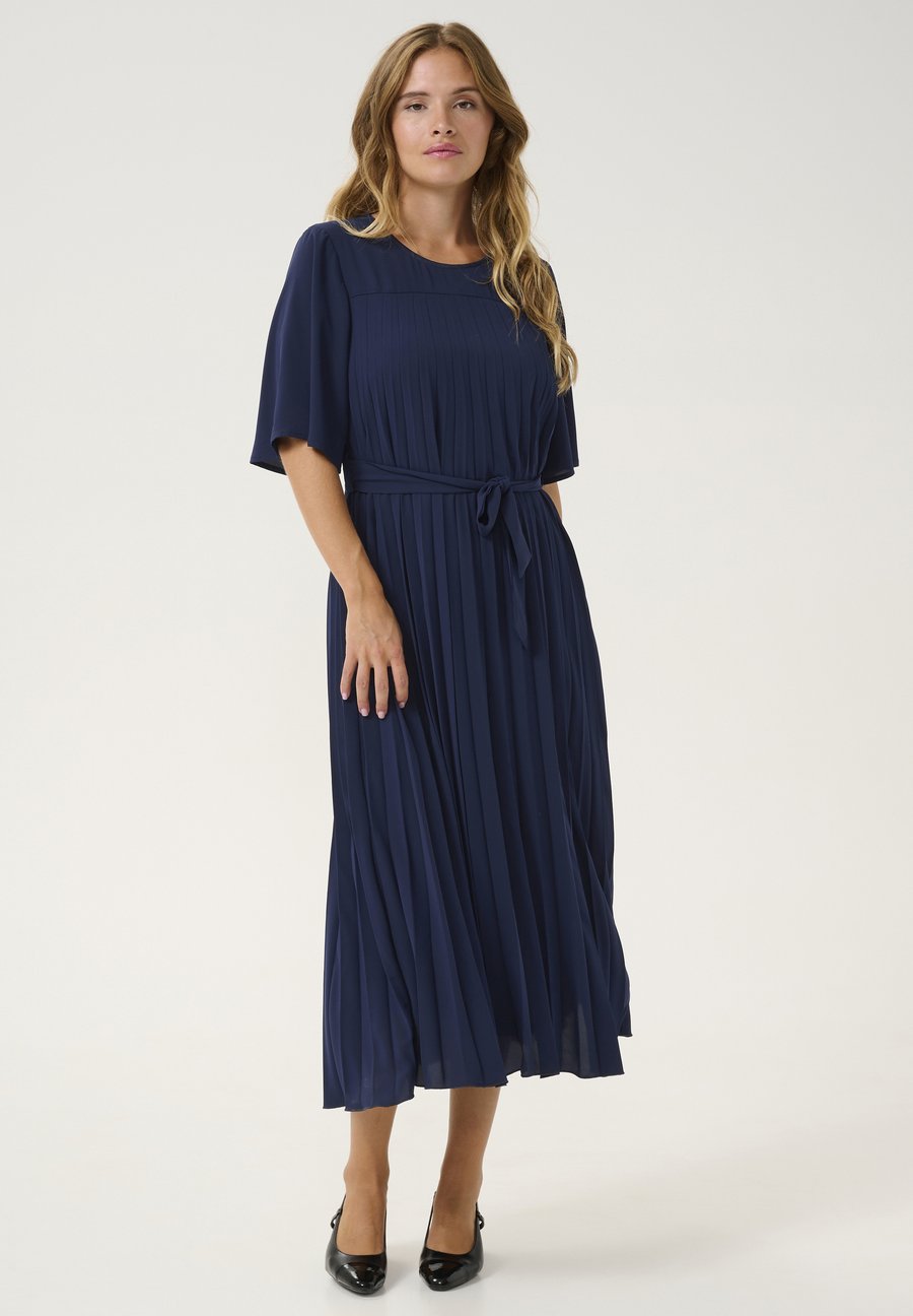 Платье Culture CUYUP PLISSE, Salute/Dark Blue
Платье Culture CUYUP PLISSE, Salute/Dark Blue