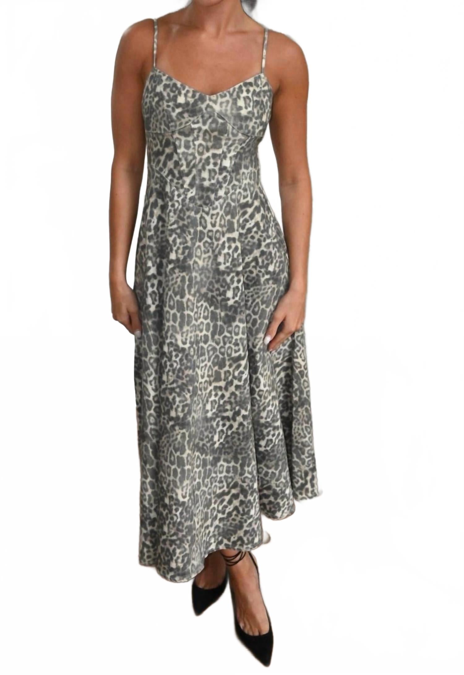 Платье Layla с леопардовым принтом в серебристом цвете Klesis, серебряный
Платье Layla с леопардовым принтом в серебристом цвете Klesis, серебряный