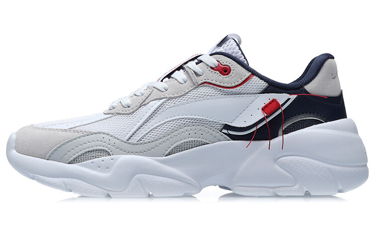 Кроссовки женские с низким верхом белые/синие/красные Lining
Кроссовки женские с низким верхом белые/синие/красные Lining