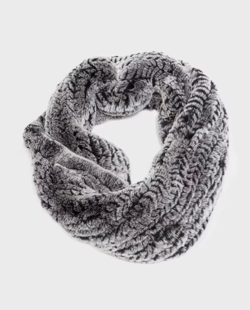 Серый воротник из шерсти рекса De la Roca, серый
Серый воротник из шерсти рекса De la Roca, серый