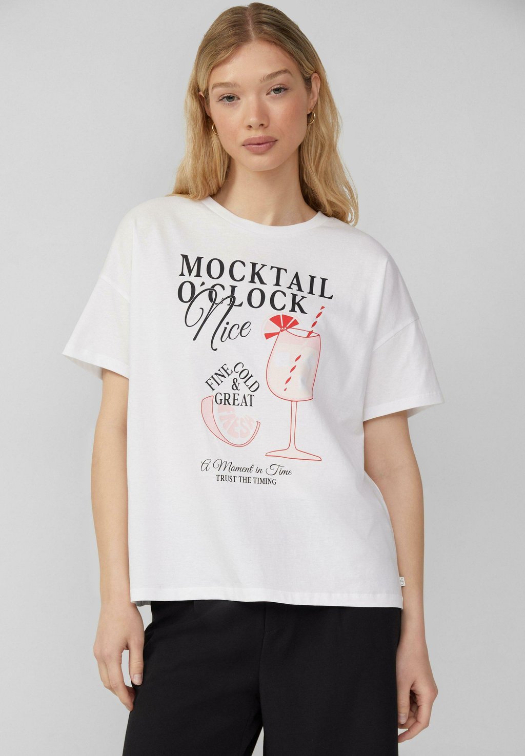 Футболка с принтом QS, белый
Футболка с принтом QS, белый