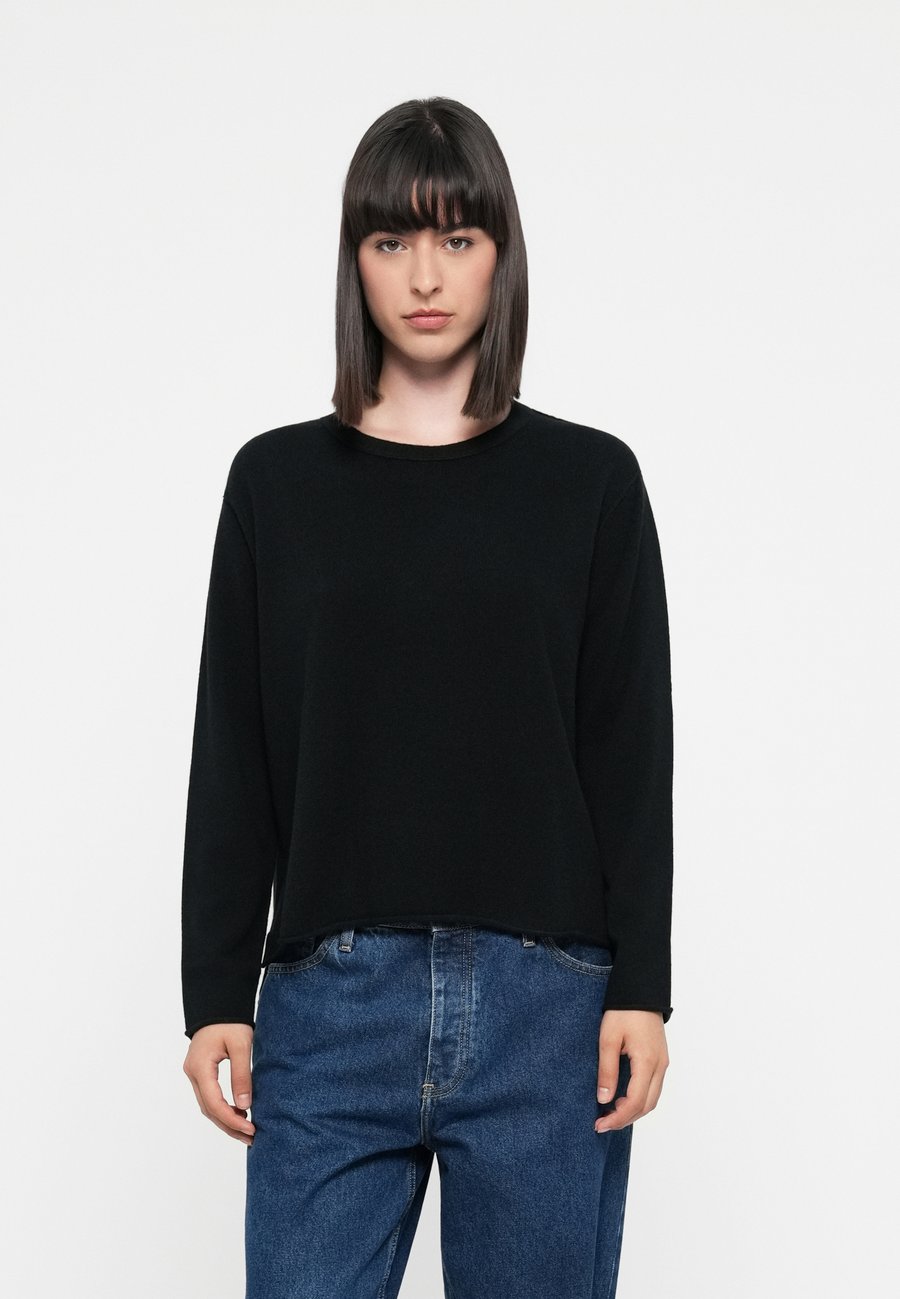 Джемпер Repeat Jumper, Black
Джемпер Repeat Jumper, Black