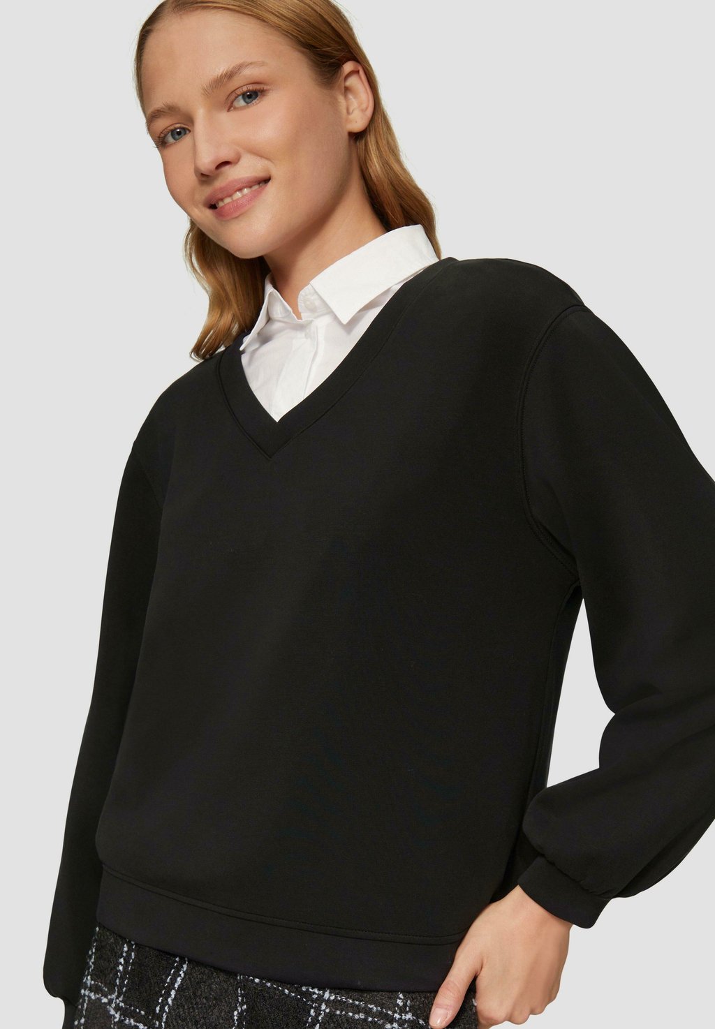 Толстовка MIT V-AUSSCHNITT s.Oliver, черный
Толстовка MIT V-AUSSCHNITT s.Oliver, черный