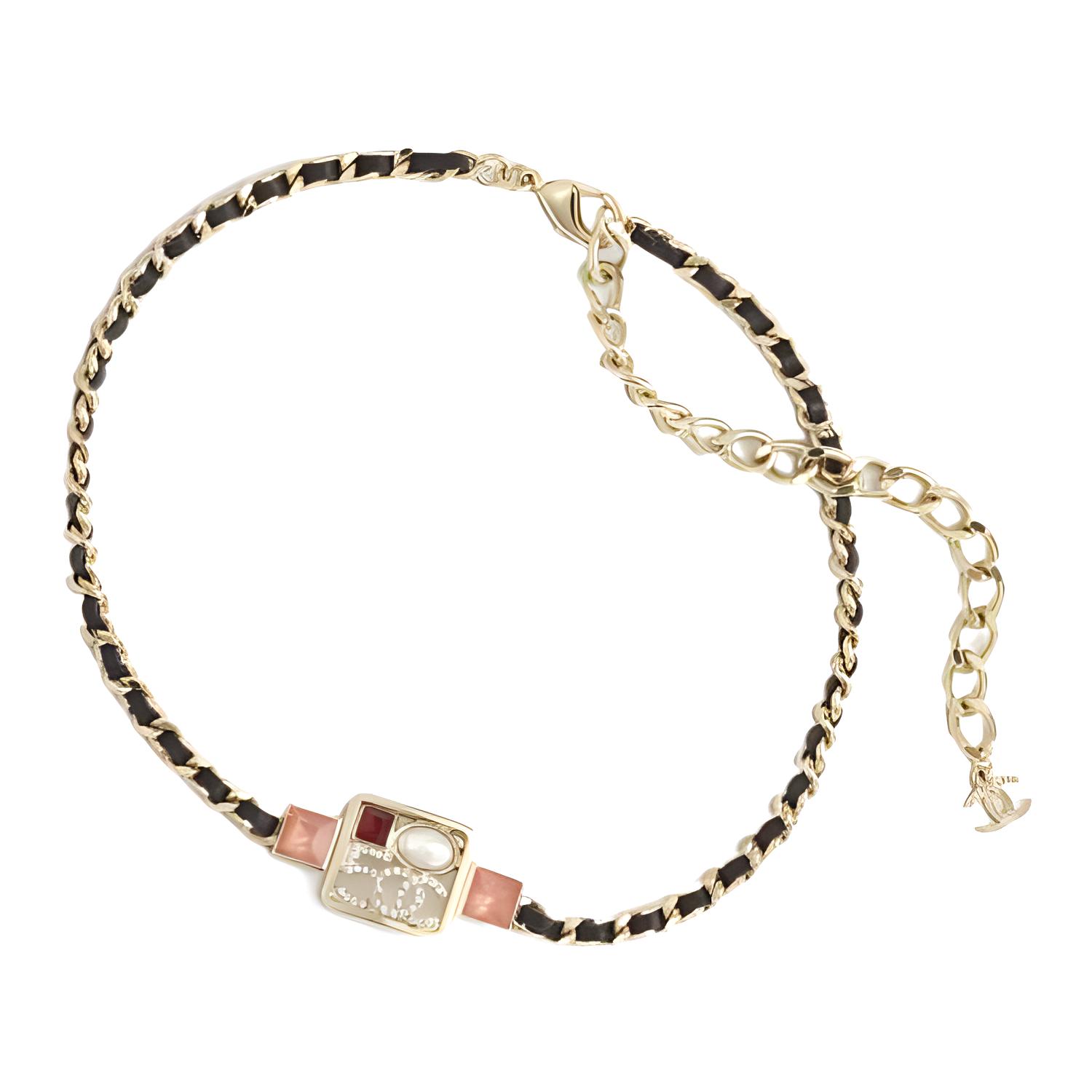 CHANEL Женское черное ожерелье
CHANEL Женское черное ожерелье