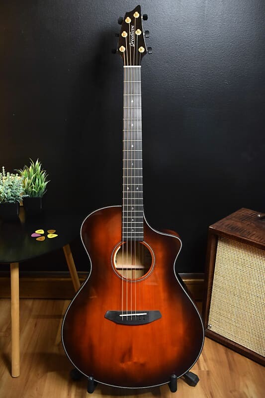 Акустическая гитара Breedlove Limited Oregon Ember Concert Acoustic Guitar-SN7899
Акустическая гитара Breedlove Limited Oregon Ember Concert Acoustic Guitar-SN7899
