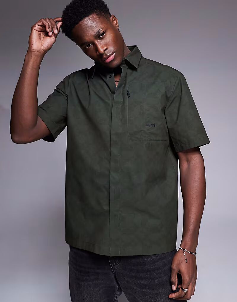 Рубашка свободного кроя с короткими рукавами и принтом BOSS Green Bechno темно-зеленого цвета
Рубашка свободного кроя с короткими рукавами и принтом BOSS Green Bechno темно-зеленого цвета