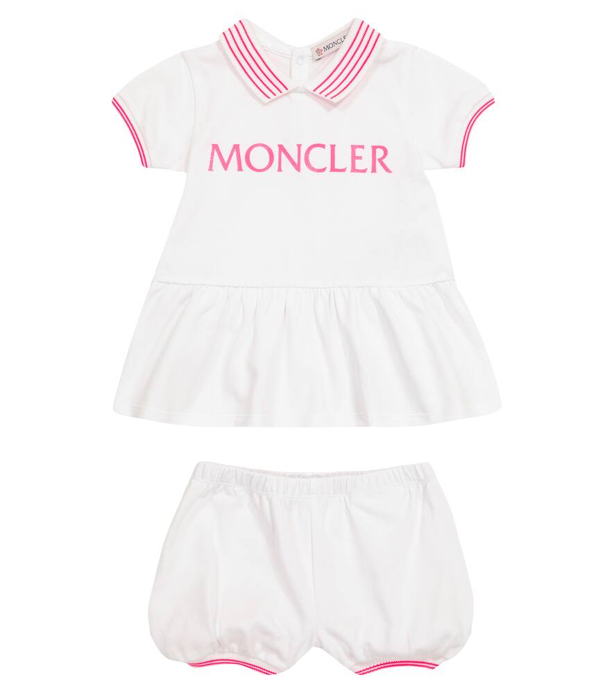 Комплект из хлопкового платья и панталончиков с логотипом Baby Moncler Enfant, White
Комплект из хлопкового платья и панталончиков с логотипом Baby Moncler Enfant, White
