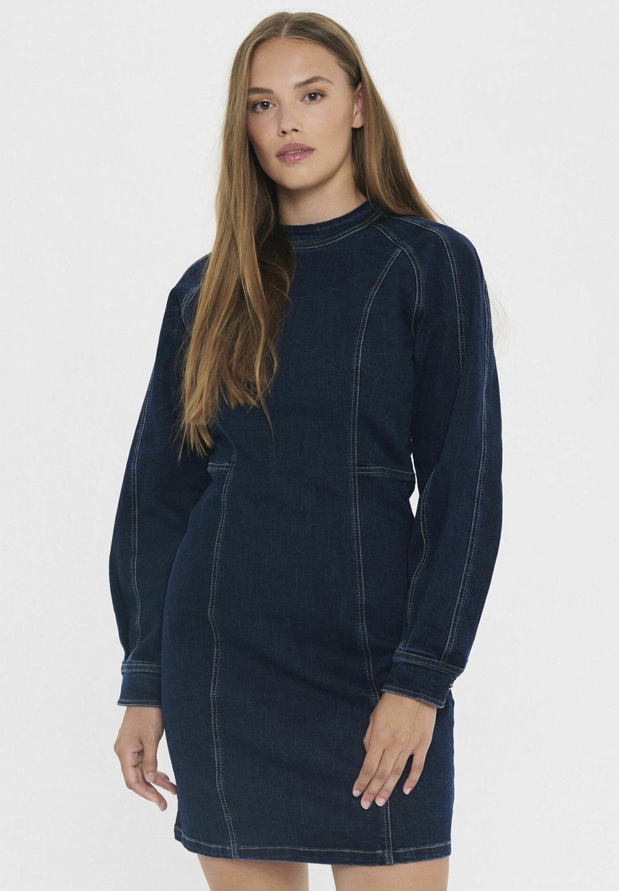 Платье Saint Tropez NOE, Dark Blue Denim/Blue Denim
Платье Saint Tropez NOE, Dark Blue Denim/Blue Denim