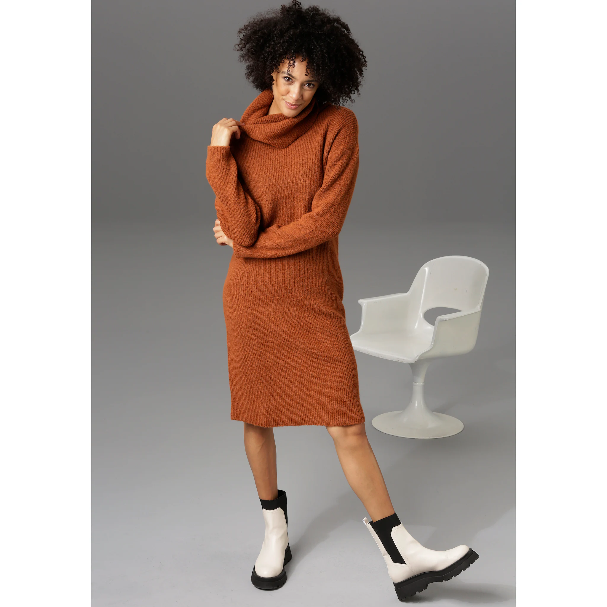 Трикотажное платье Aniston CASUAL, с водолазкой, спрятанной от шеи, цвет Zimt
Трикотажное платье Aniston CASUAL, с водолазкой, спрятанной от шеи, цвет Zimt