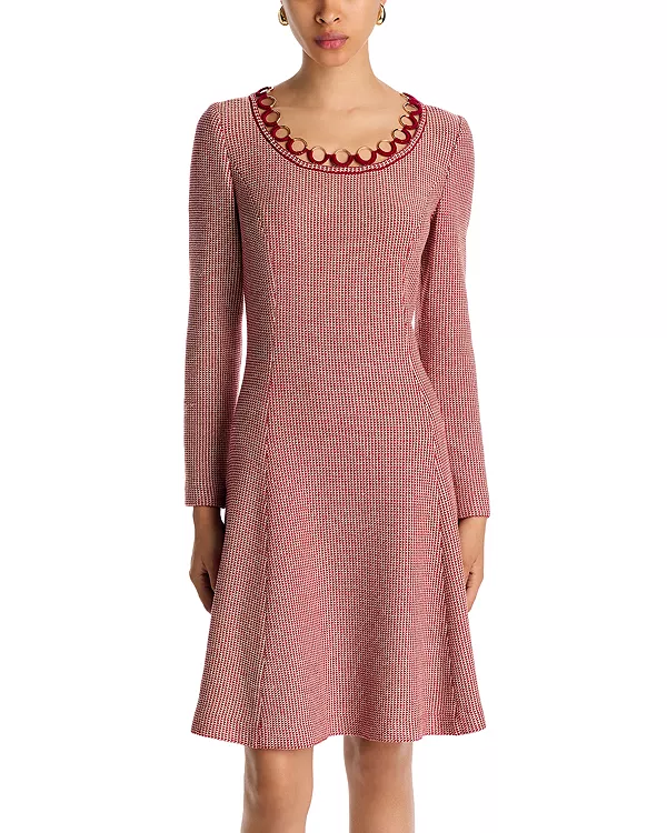 Платье А-силуэта с вырезом-лодочкой Misook, красный
Платье А-силуэта с вырезом-лодочкой Misook, красный