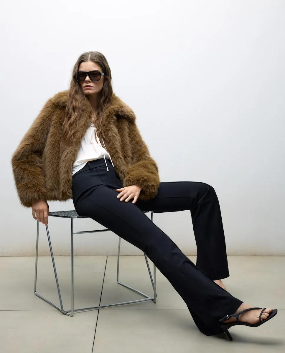 Женское пальто из меха на кнопках Tintoretto, оливковый
Женское пальто из меха на кнопках Tintoretto, оливковый