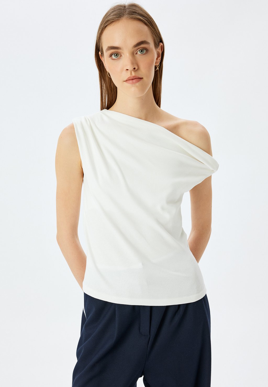 Футболка с принтом Koton, бежевый
Футболка с принтом Koton, бежевый