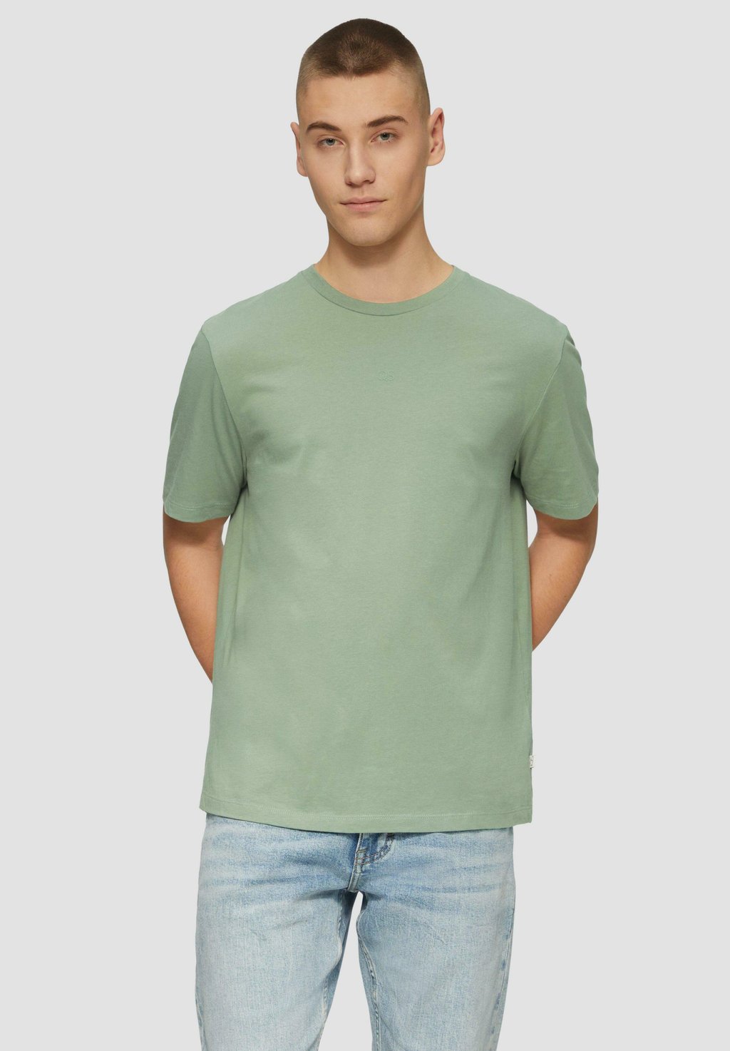 Базовая футболка QS, зеленый
Базовая футболка QS, зеленый