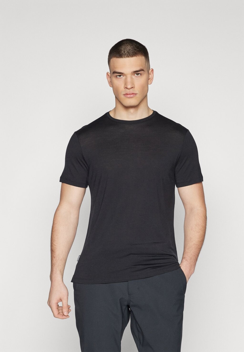 Спортивная футболка MEN COOL-LITE™ SPHERE III TEE Icebreaker, цвет black
Спортивная футболка MEN COOL-LITE™ SPHERE III TEE Icebreaker, цвет black