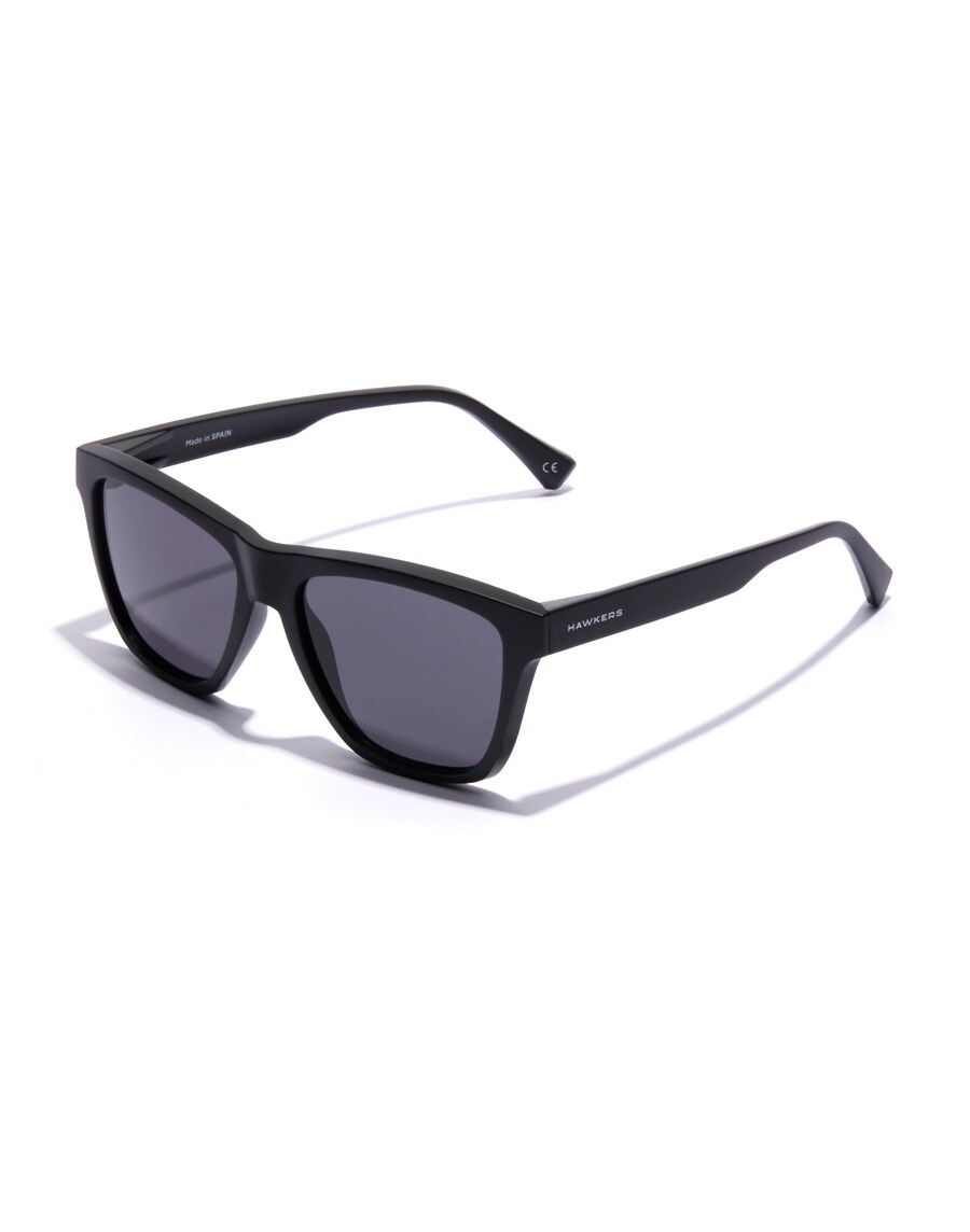 Солнцезащитные очки HAWKERS Sunglasses One LS Raw, черный
Солнцезащитные очки HAWKERS Sunglasses One LS Raw, черный