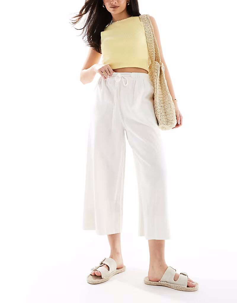 Укороченные льняные брюки белого цвета New Look
Укороченные льняные брюки белого цвета New Look