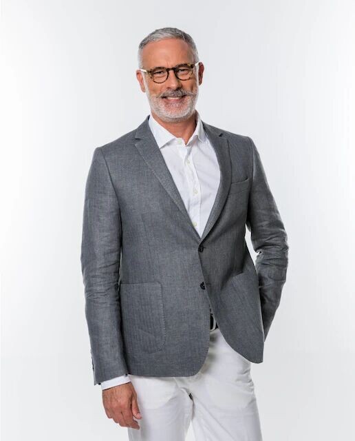 Мягкий облегающий мужской пиджак Prince of Wales Wickett Jones, серый
Мягкий облегающий мужской пиджак Prince of Wales Wickett Jones, серый