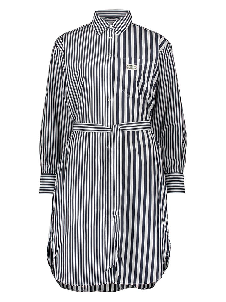 Lacoste Платье темно-синего/белого цвета
Lacoste Платье темно-синего/белого цвета