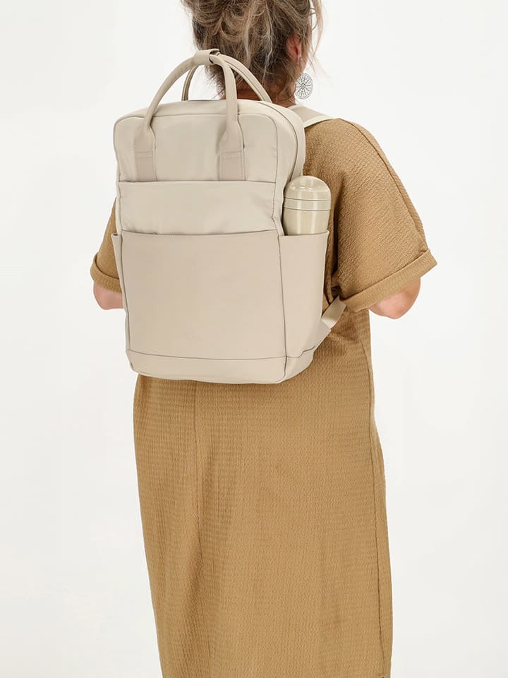 Рюкзак "Kobe" бежевого цвета - (Ш)17 x (В)37 x (Г)10 см Beagles
Рюкзак "Kobe" бежевого цвета - (Ш)17 x (В)37 x (Г)10 см Beagles