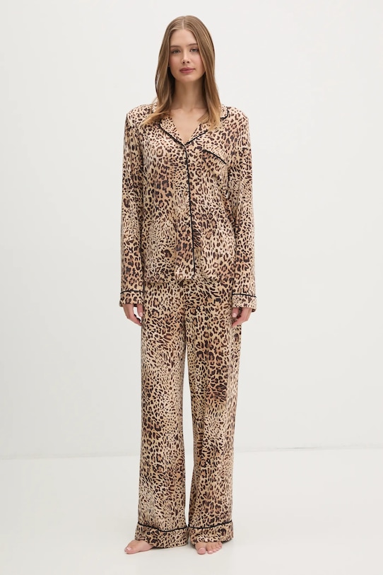 Пижама SASHA Guess, бежевый
Пижама SASHA Guess, бежевый