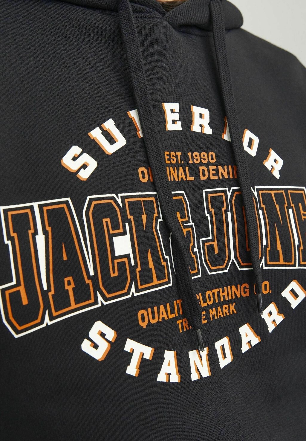 Толстовка с капюшоном LOGO Jack & Jones, черный 
Толстовка с капюшоном LOGO Jack & Jones, черный