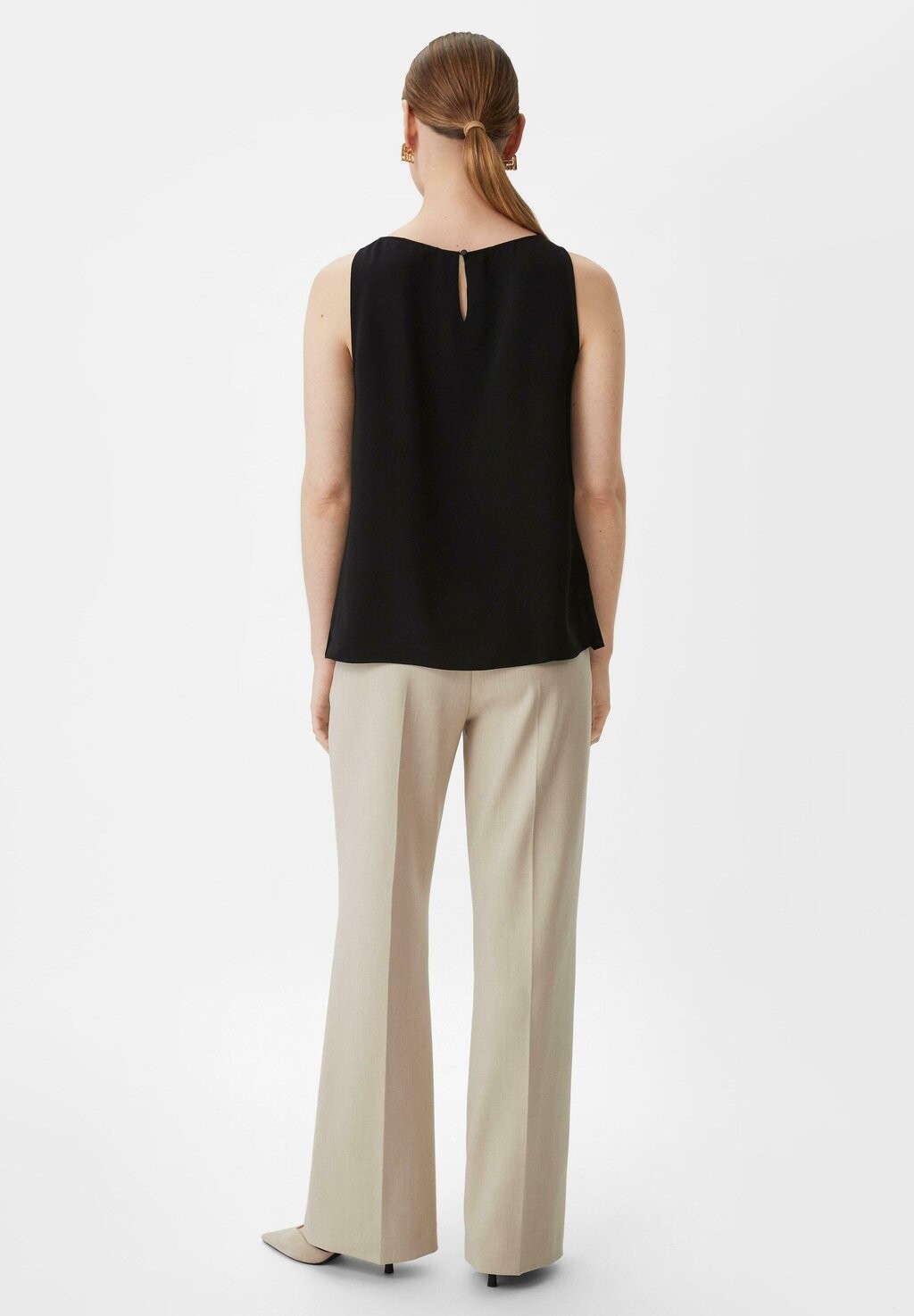 Блуза MIT PLISSEEFALTEN comma, черный
Блуза MIT PLISSEEFALTEN comma, черный