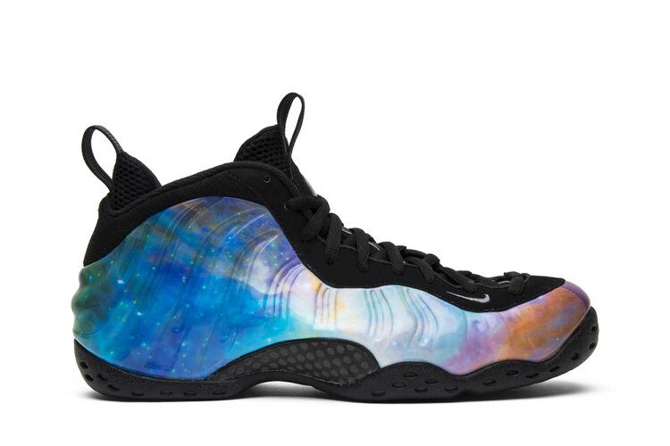 Кроссовки Nike Air Foamposite One XX QS 'Big Bang', разноцветный
Кроссовки Nike Air Foamposite One XX QS 'Big Bang', разноцветный