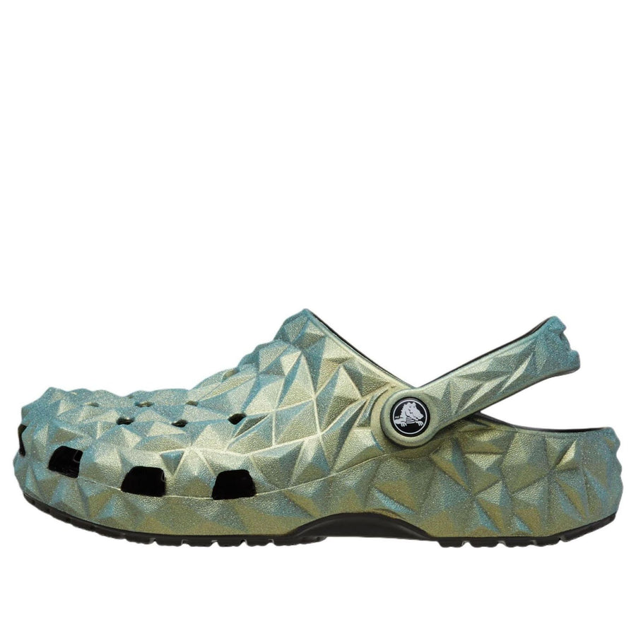 Сандалии Crocs Classic Iridescent Geometric Clog 'Green', зеленый
Сандалии Crocs Classic Iridescent Geometric Clog 'Green', зеленый
