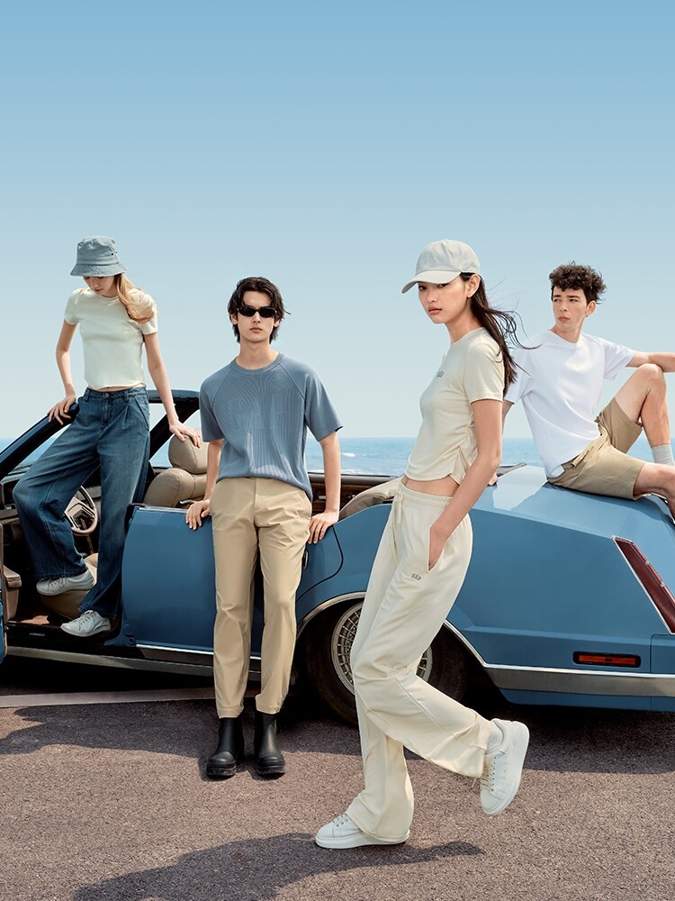 Джинсы мужские Gap потертые, темно-синий
Джинсы мужские Gap потертые, темно-синий