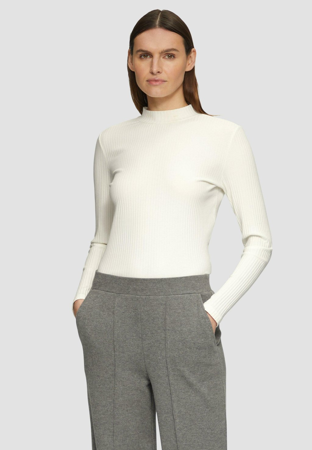 Джемпер LANGARM MIT STRUKTUR UND STEHKRAGEN s.Oliver, молочный
Джемпер LANGARM MIT STRUKTUR UND STEHKRAGEN s.Oliver, молочный