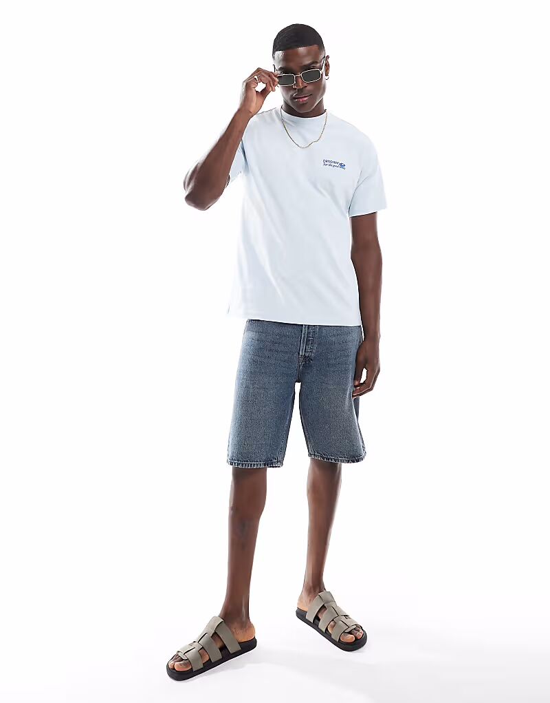 Футболка свободного кроя Dr Denim Trooper светло-голубого цвета с принтом в виде ромашек
Футболка свободного кроя Dr Denim Trooper светло-голубого цвета с принтом в виде ромашек