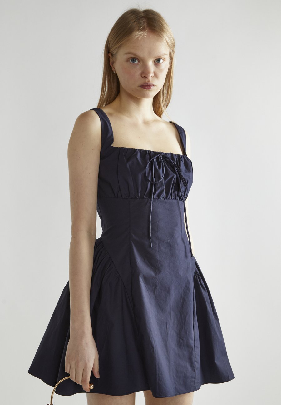 Платье Glamorous Day dress, Navy/Blue
Платье Glamorous Day dress, Navy/Blue